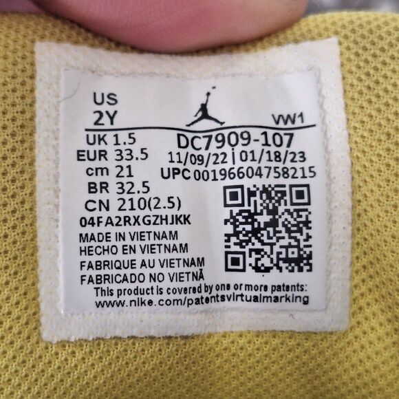 NIKE AIR JORDAN PRO‎ STRONG  White/Yellow (DC7909 107) Size 2Y - Picture 7 of 10